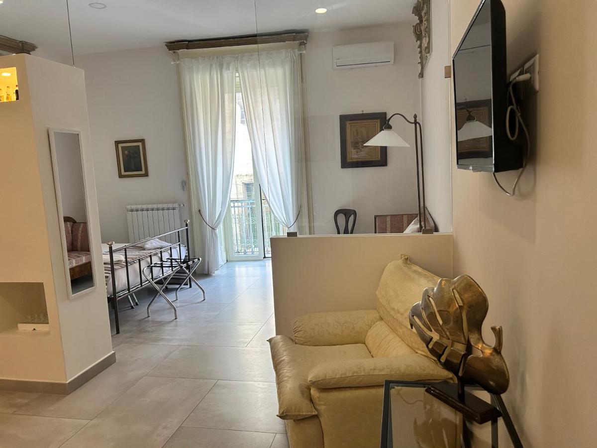 Questo Rinascimento Casa Brigitte Napoli Eksteriør billede